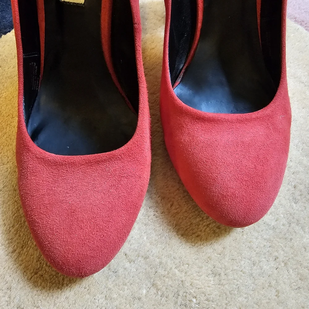 DUNE Red suede pumps